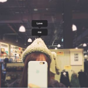 Meet your Posher, Woomi